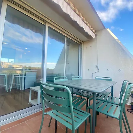 Beautiful Private Rooftop With Sea View 4 People Апартаменты Сен-Рафаэль
