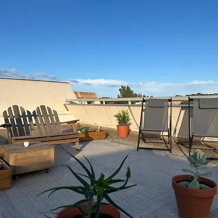 Beautiful Private Rooftop With Sea View 4 People